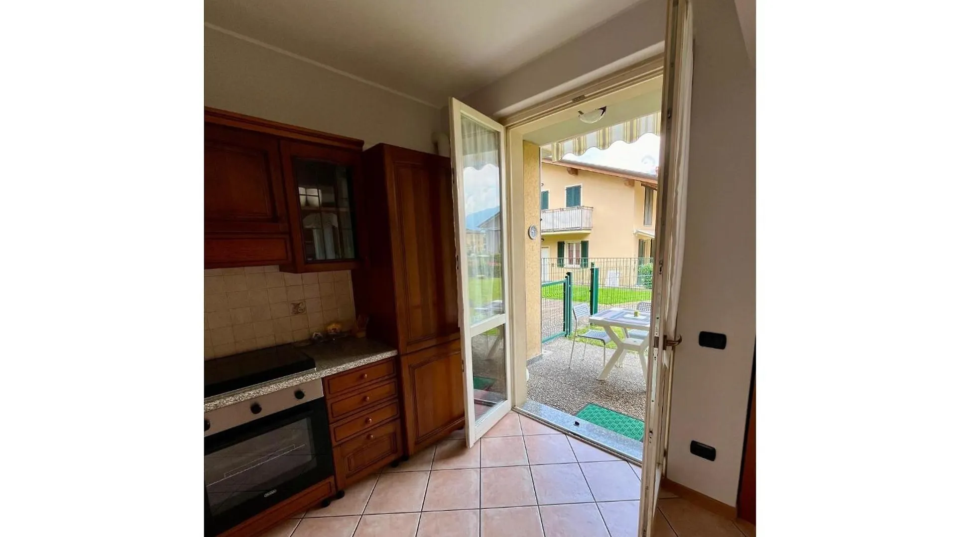 Apartment With Garden And Garage Dongo - Larihome A28 0*,